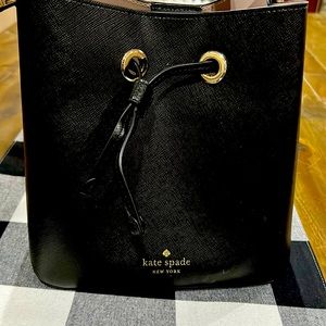 Kate Spade Bucket ..New Saffiano leather..black